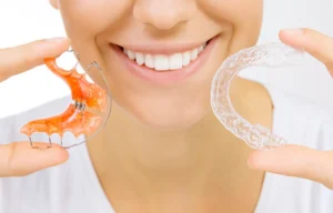 Invisalign czy zwykły aparat